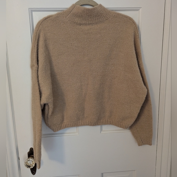 Sweater Bundle XS-S - Picture 10 of 10